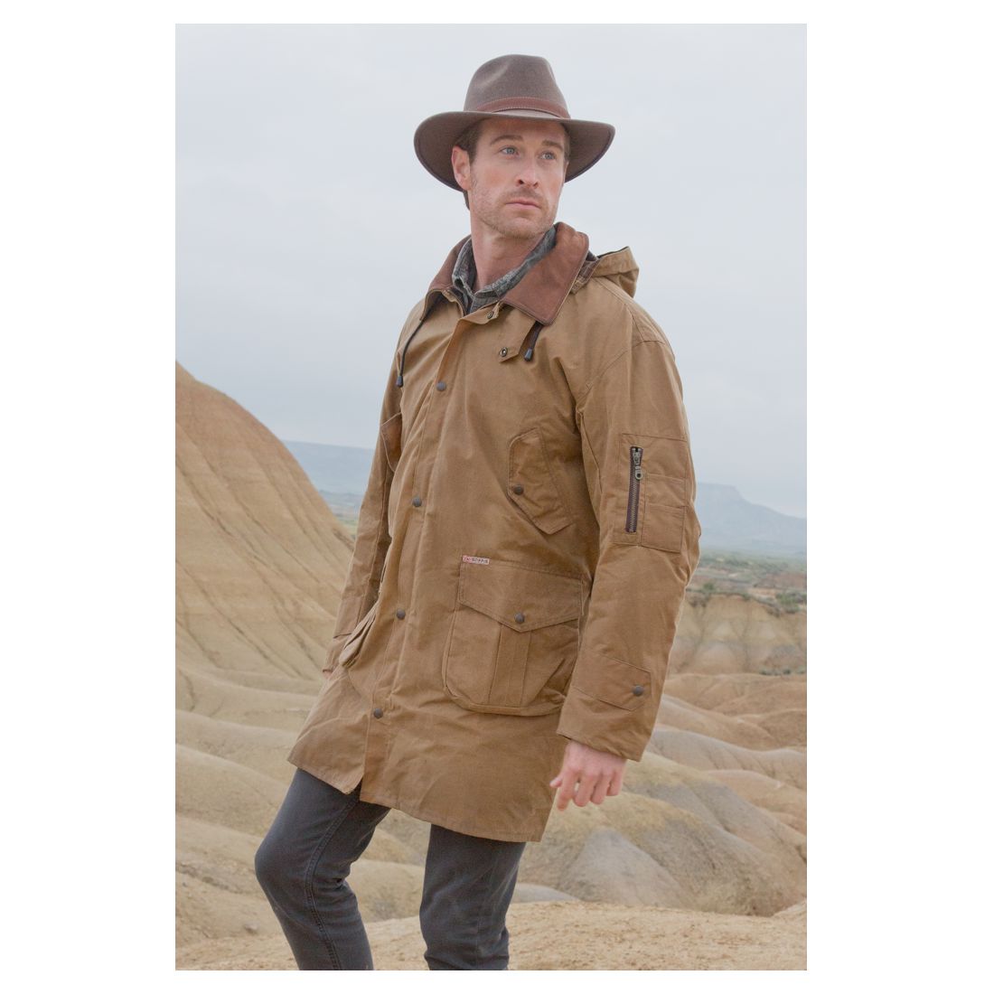 Scippis Oilskin-Jacke / Kurzmantel mit Kapuze - Cossack, Camel